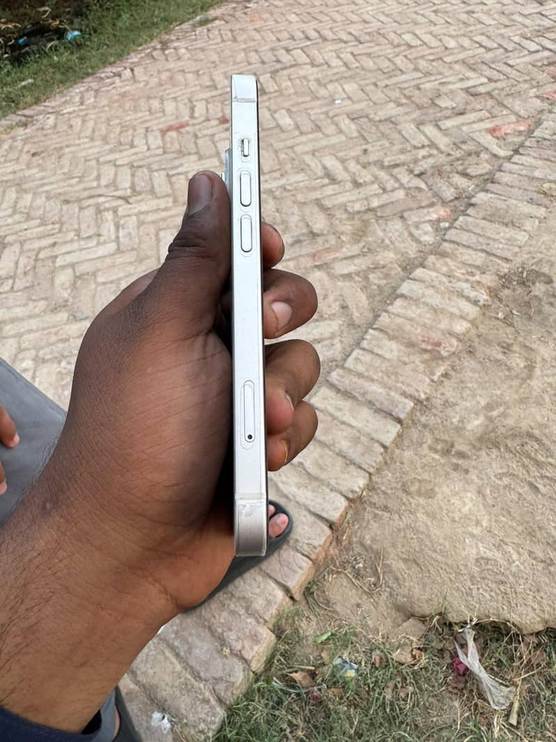 Apple iPhone 14 2
