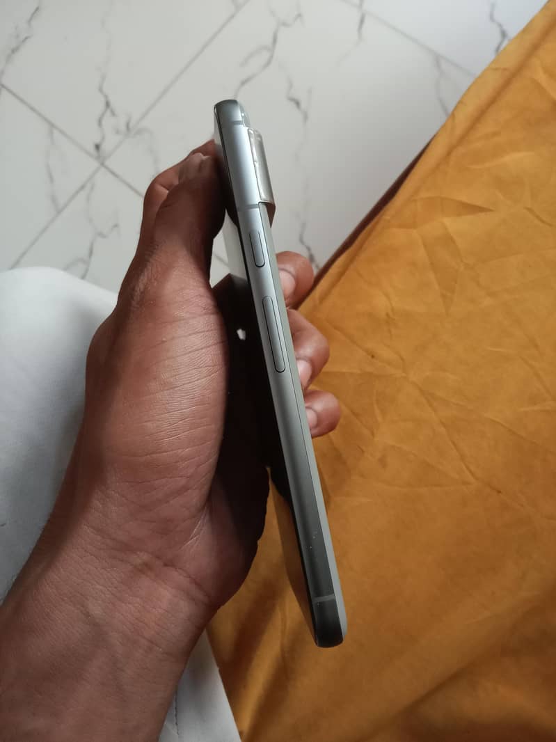 Google Pixel 8 2