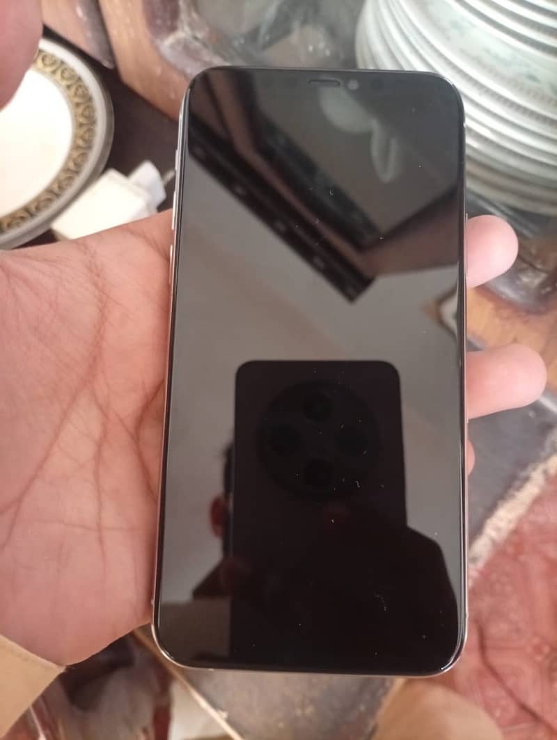 Apple iPhone 11 Pro 3