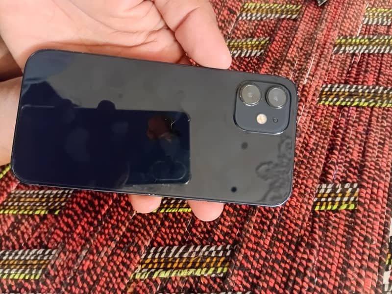 iPhone 12 lock 3