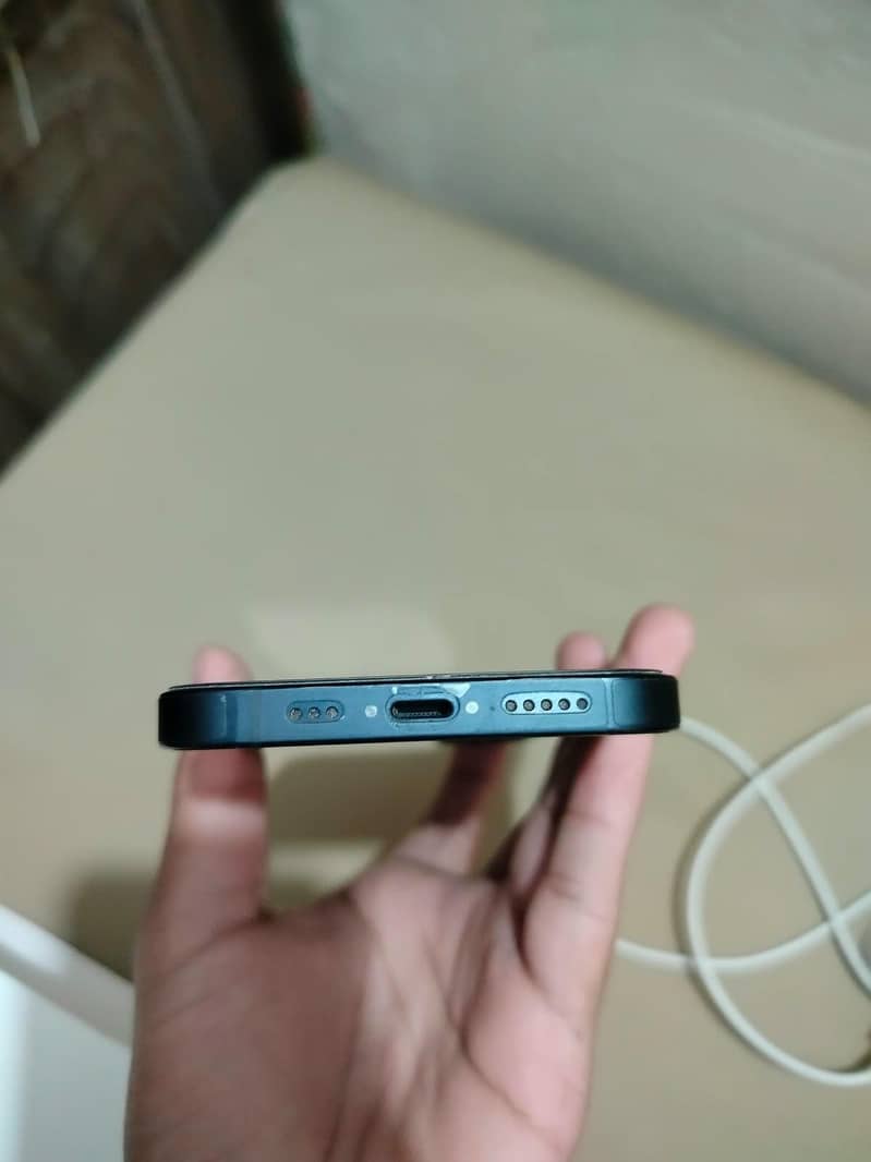 Apple iPhone 13 4