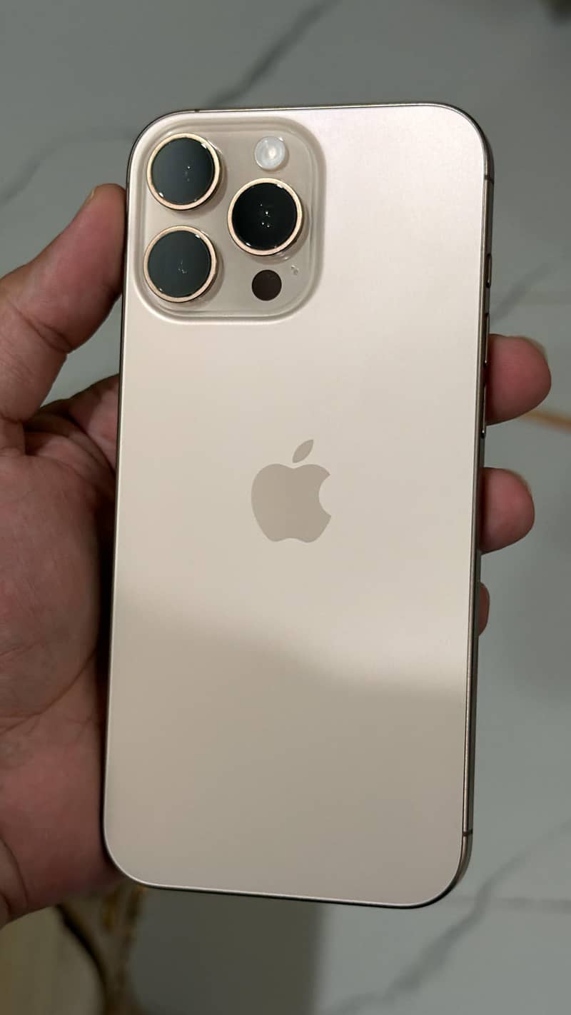Apple iPhone 16 Pro Max 0