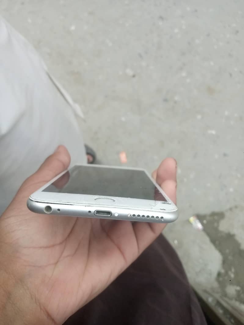 Apple iPhone 6 Plus 0