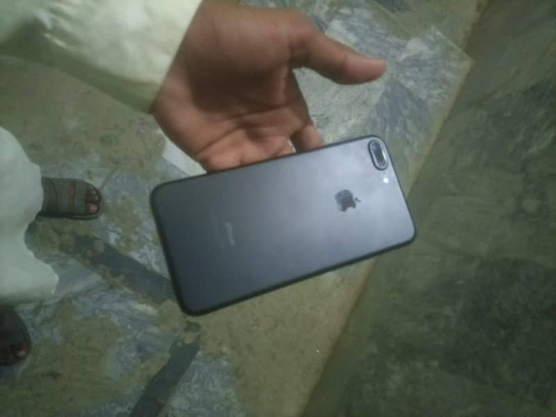 Apple iPhone 7 Plus 4
