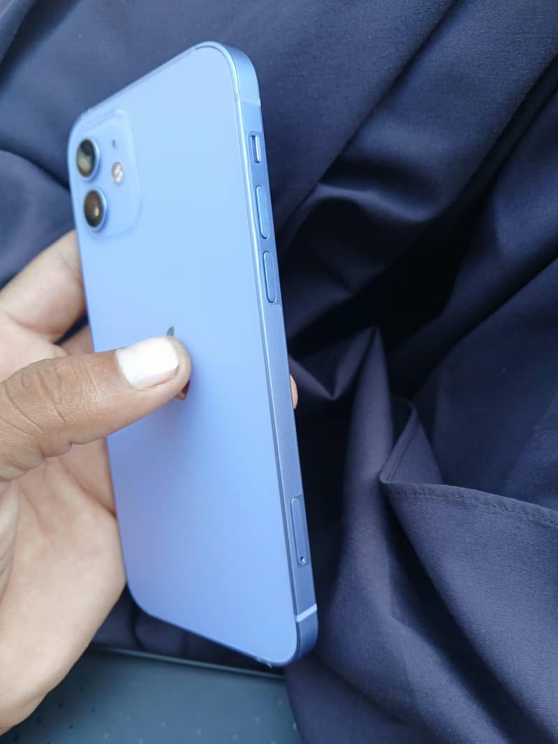 Apple iPhone 12 3