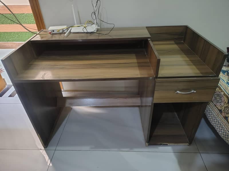 Computer Table 1