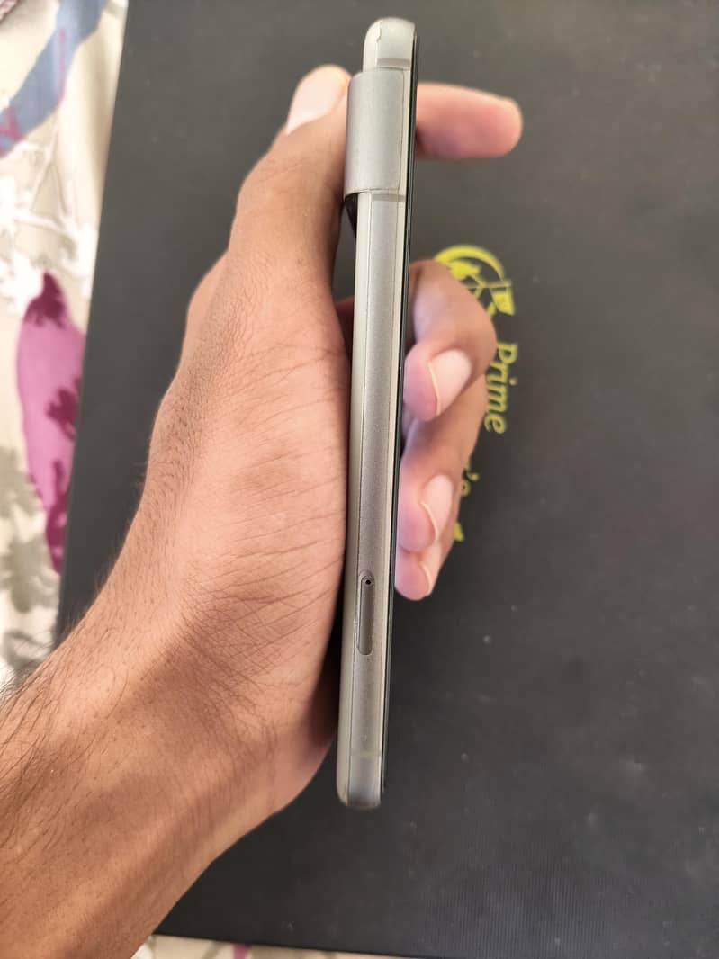 Google Pixel 8 3