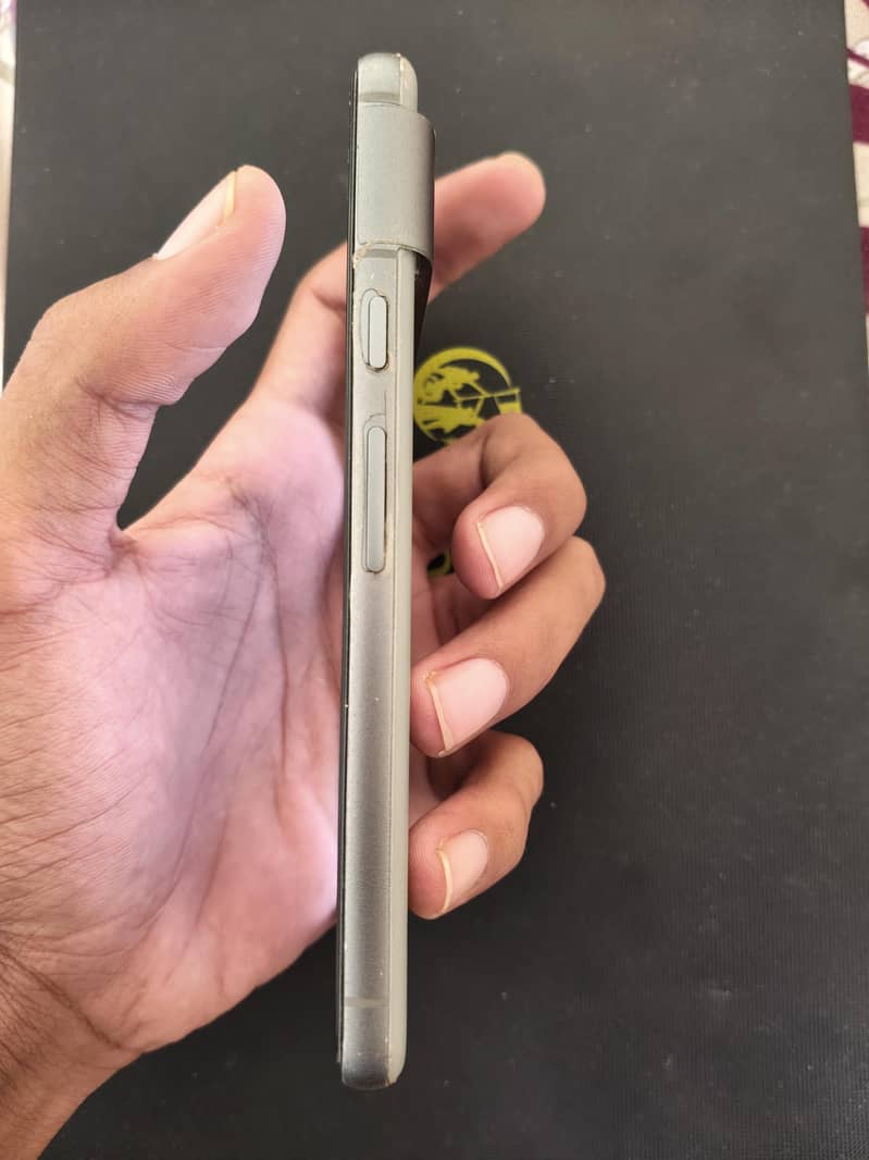 Google Pixel 8 5