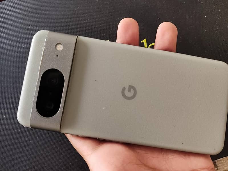 Google Pixel 8 6