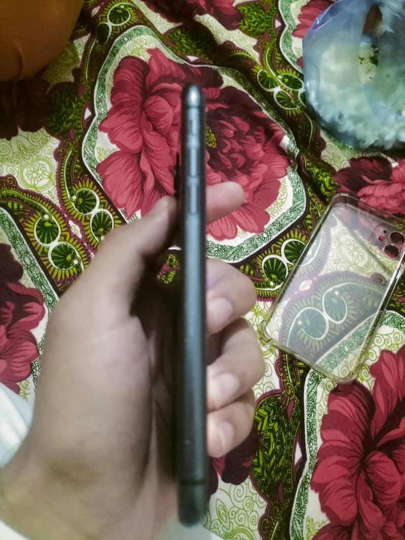 Apple iPhone 11 5