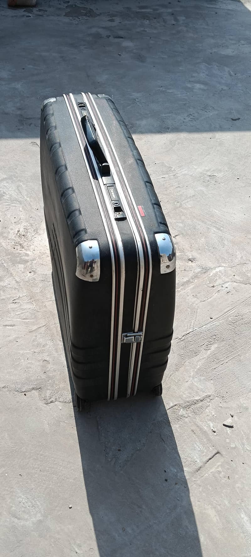 CORONA SUIT CASE 0