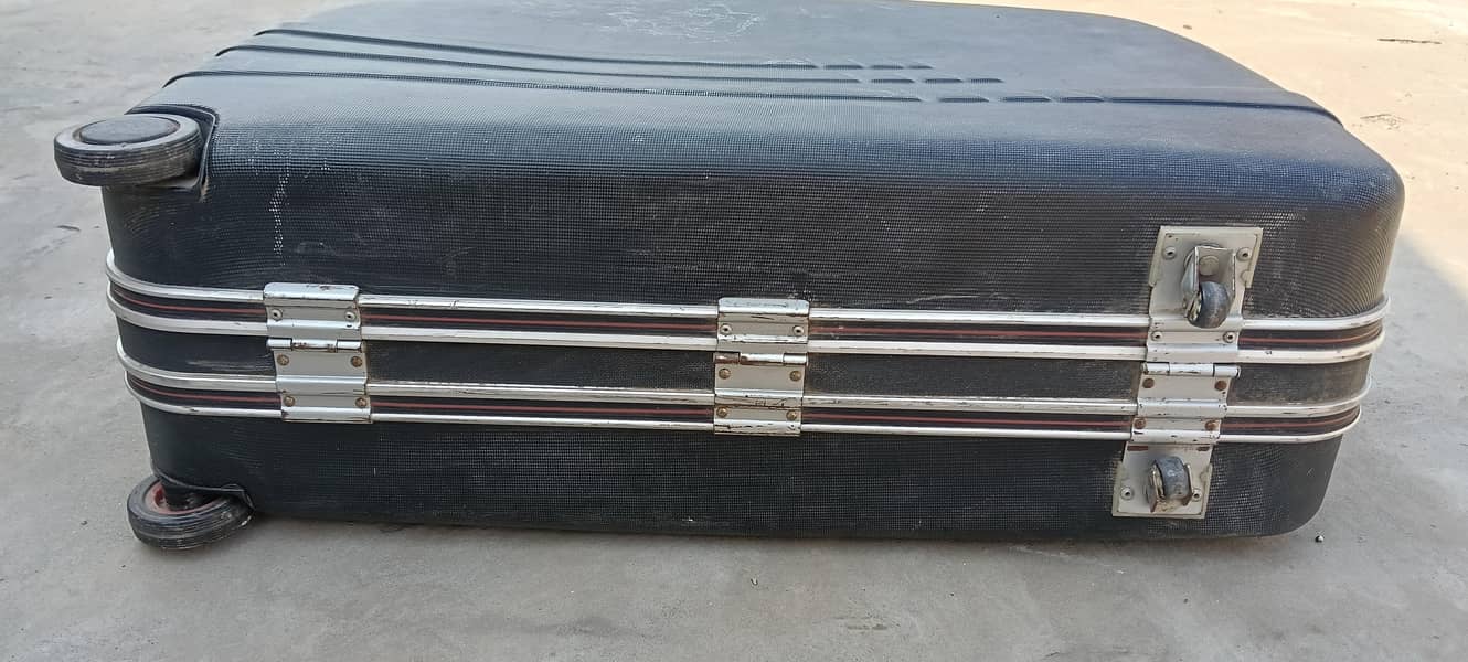CORONA SUIT CASE 9