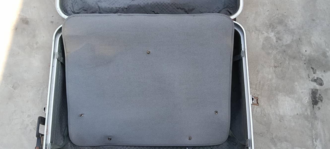 CORONA SUIT CASE 10