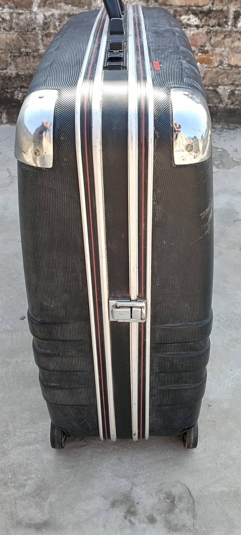 CORONA SUIT CASE 13