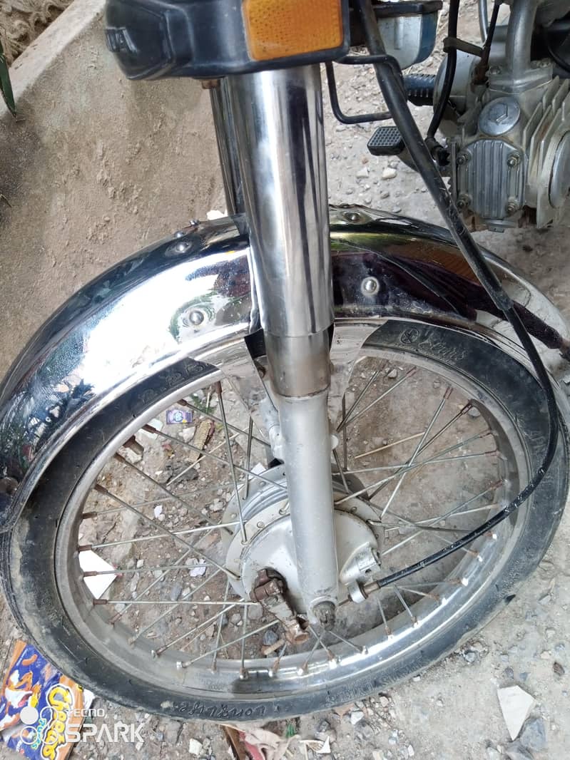 Honda CD70 3