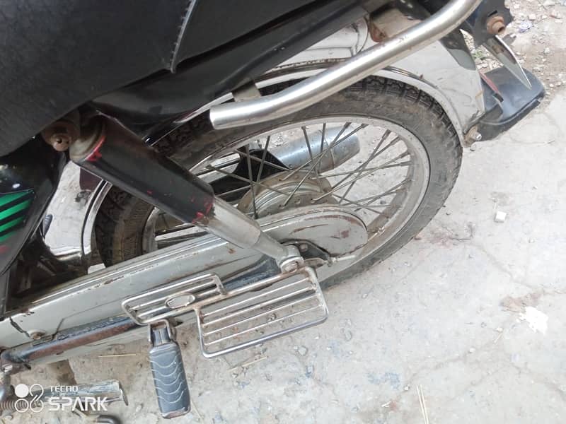 Honda CD70 4