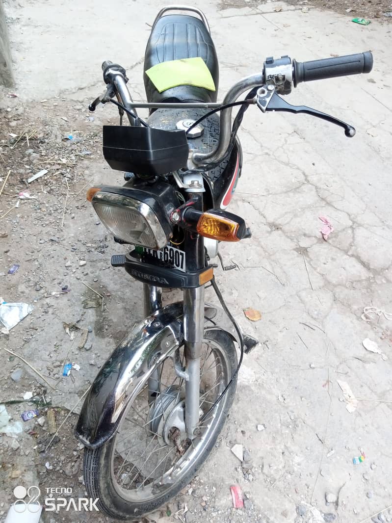 Honda CD70 5