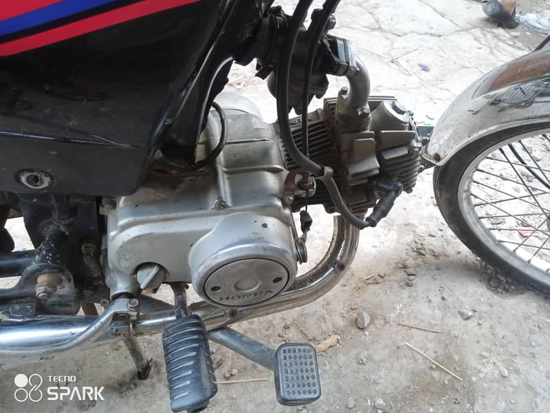 Honda CD70 7