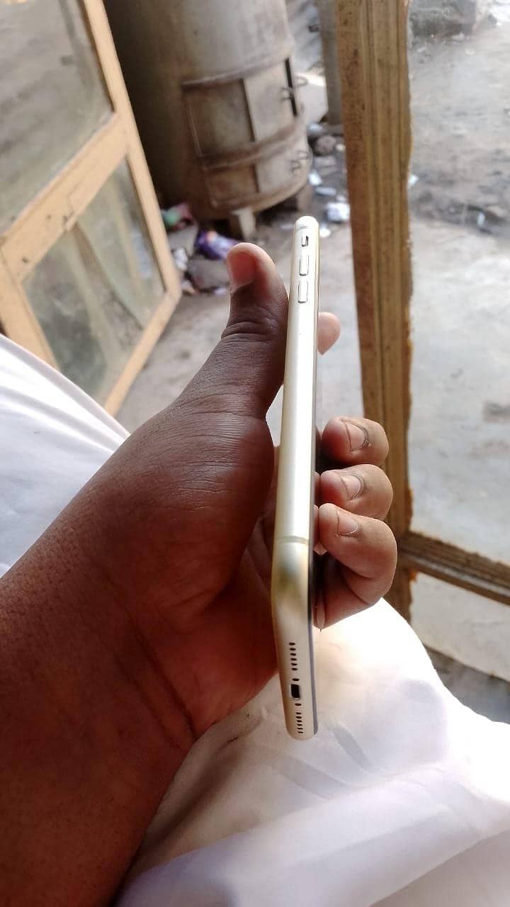 Apple iPhone XR 1