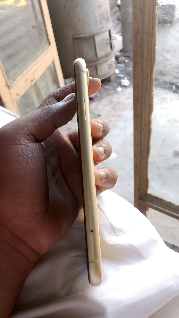 Apple iPhone XR 2
