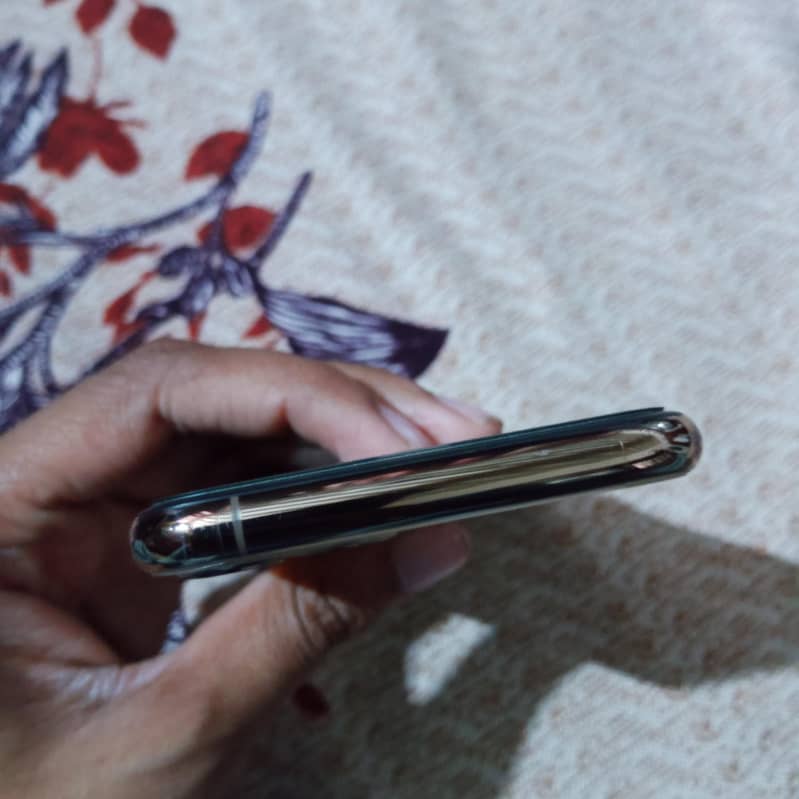 Apple iPhone 11 Pro 2