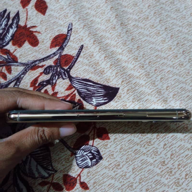 Apple iPhone 11 Pro 5