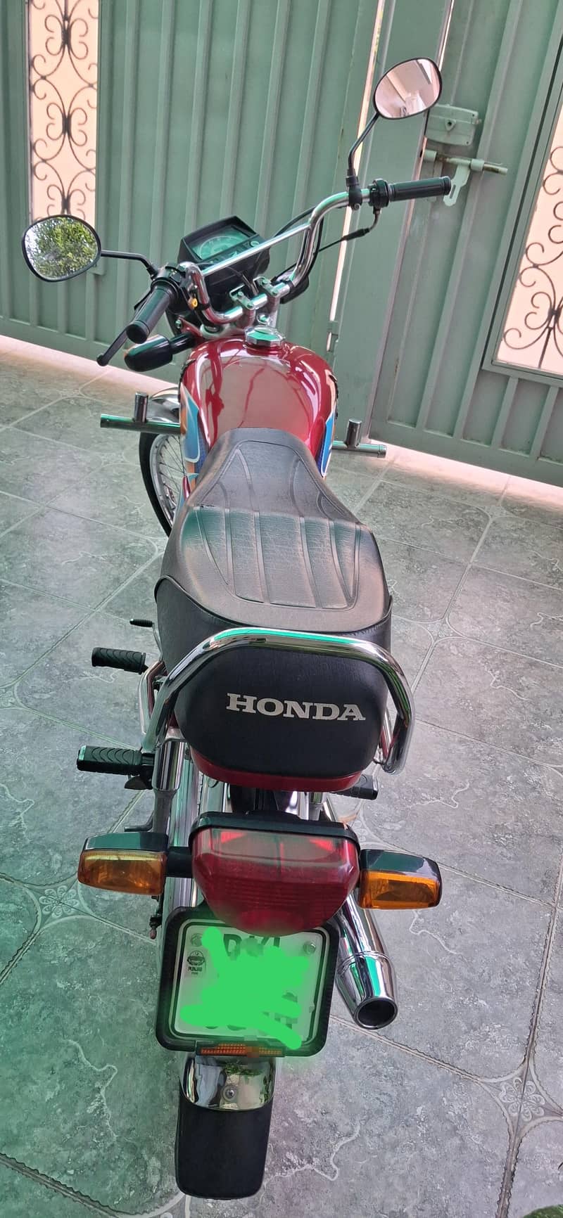 Honda CD70 4