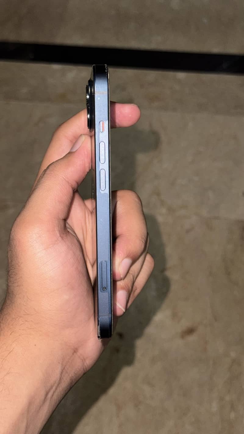 Apple iPhone 13 JV 2