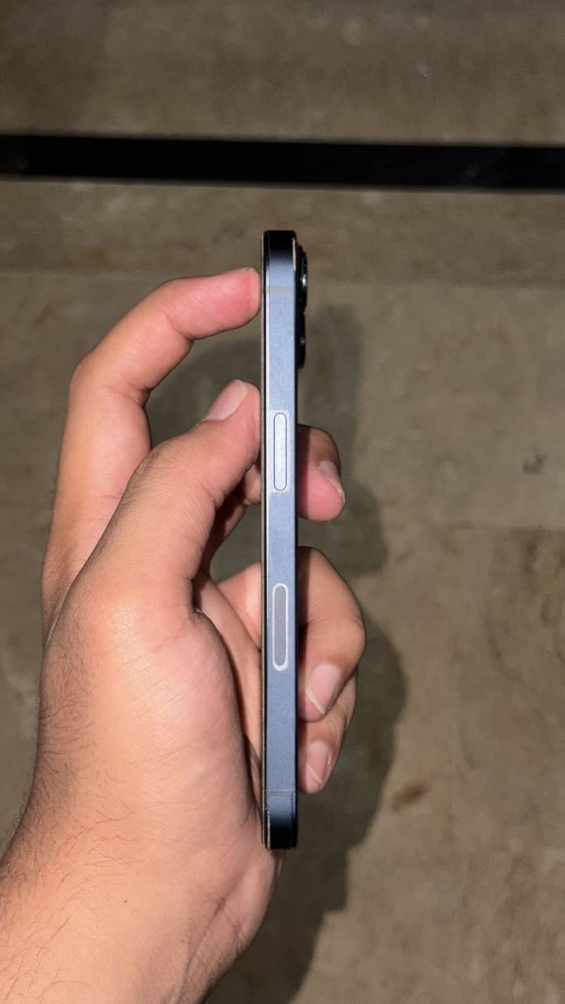 Apple iPhone 13 JV 4