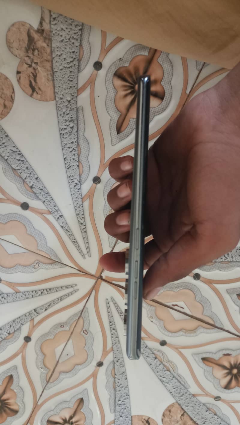 Tecno CAMON 40 Pro 4