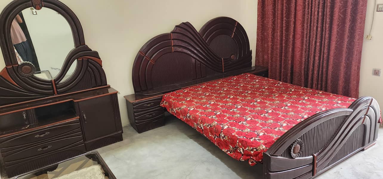 bed with dressing 2