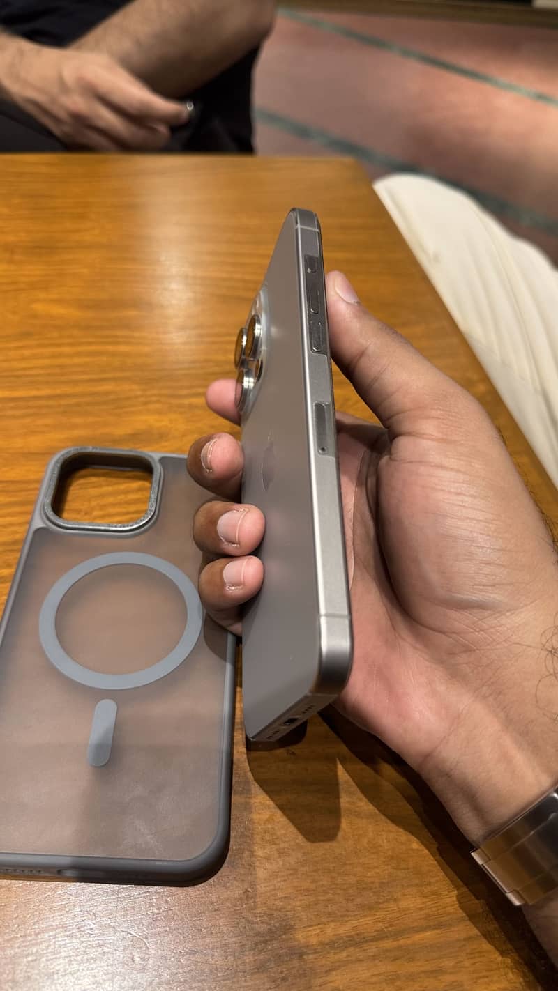 Apple iPhone 15 Pro Max 1