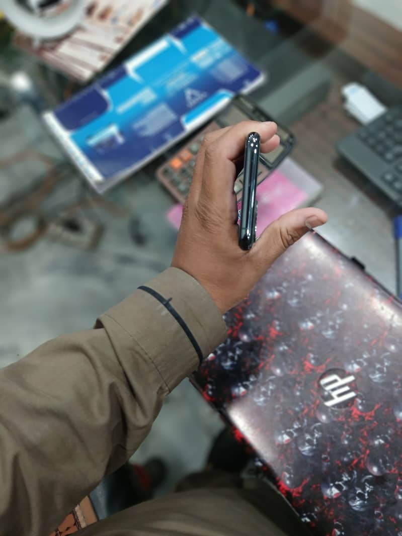 Apple iPhone 11 Pro 1