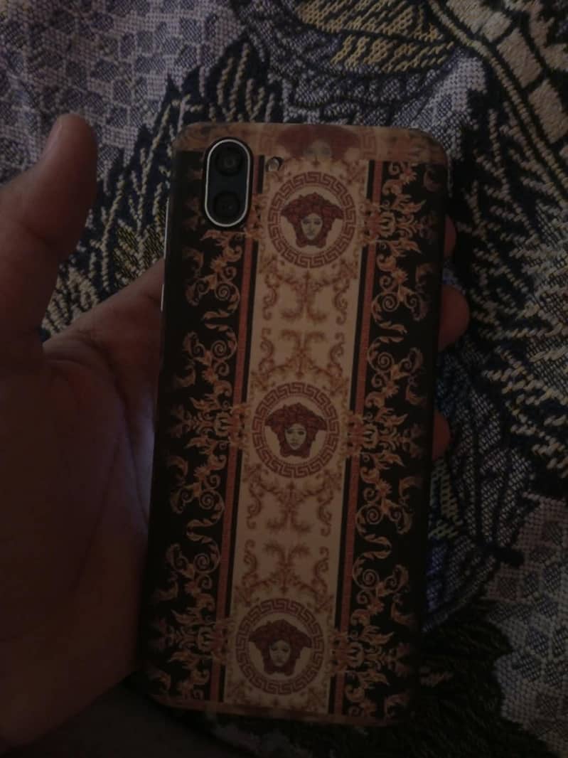 Sharp Aquos R2 2