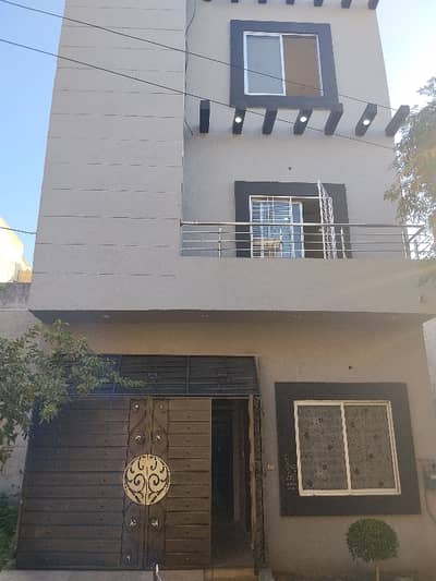 3 Marla house for sale with gas good location