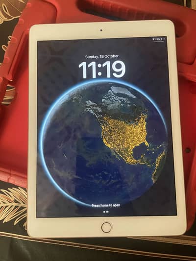 Ipad 6th generation 32 gb water pack