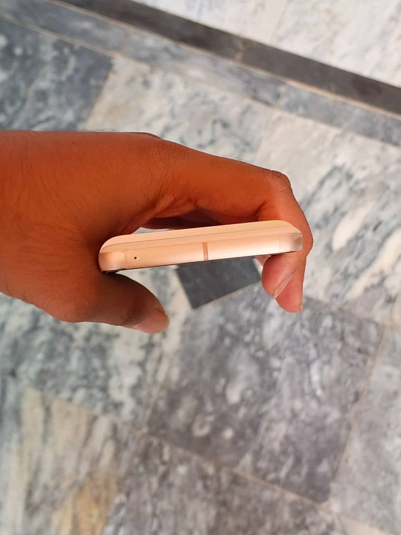 Google Pixel 8 6