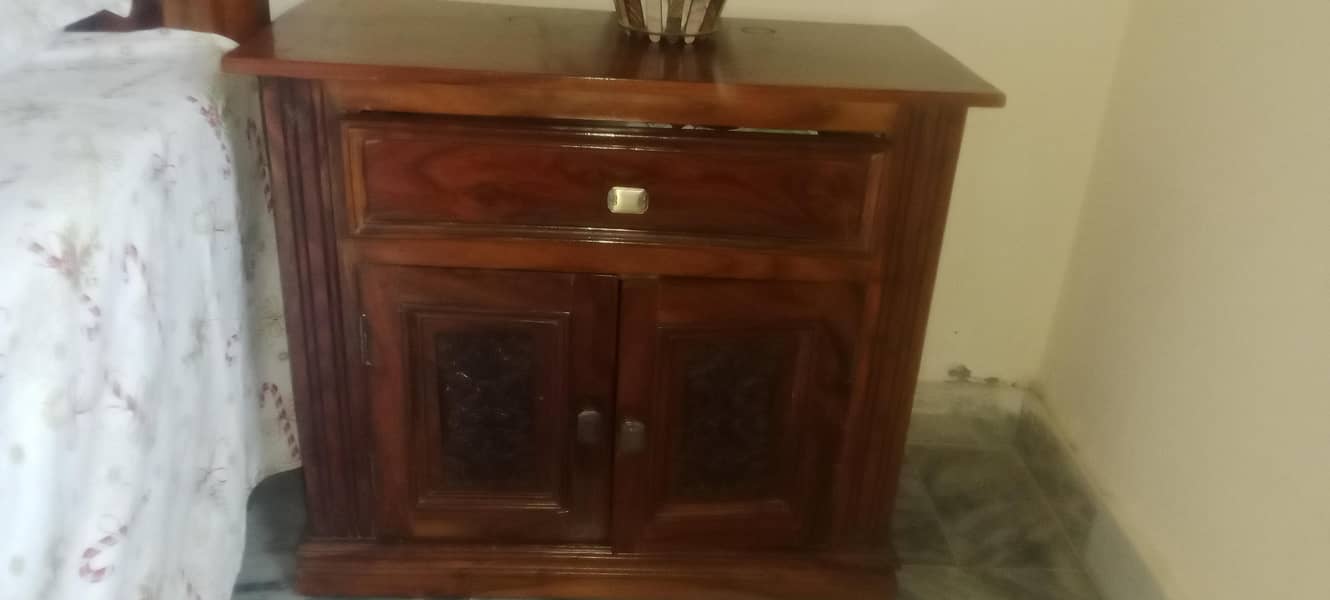 Double Bed Side Table Dressing 2