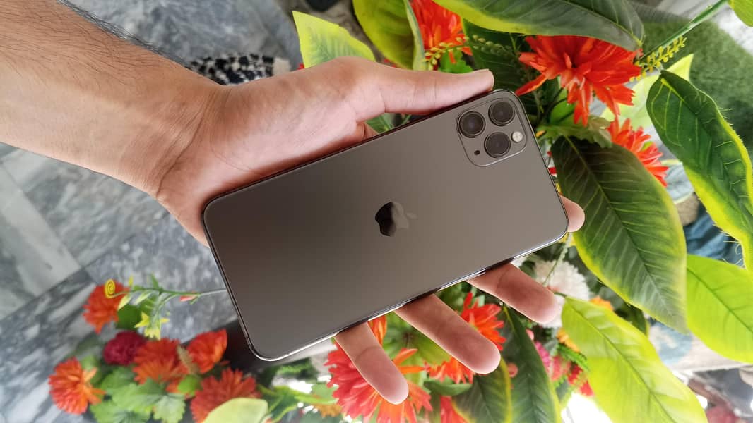 Apple iPhone 11 Pro Max 0