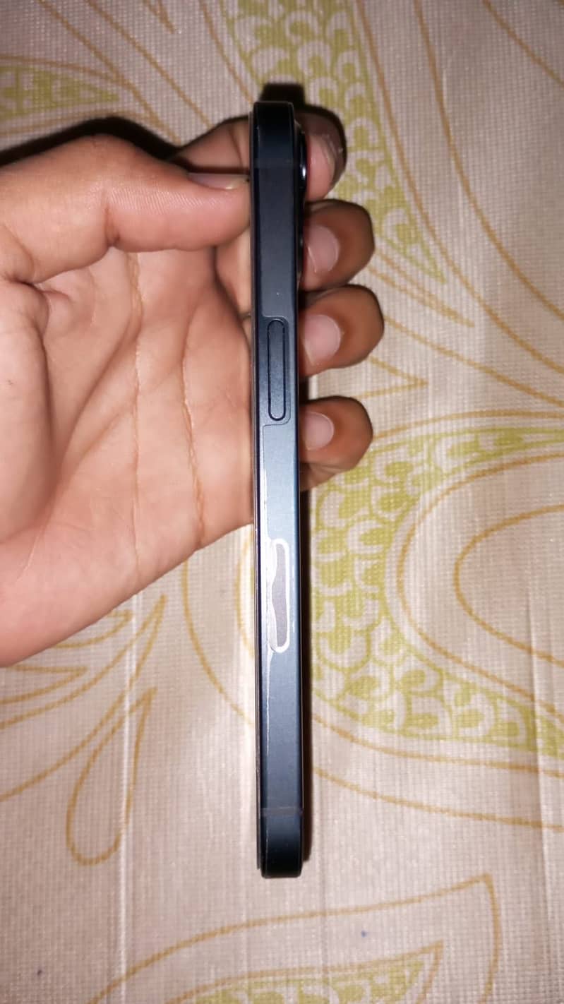 Apple iPhone 13 3
