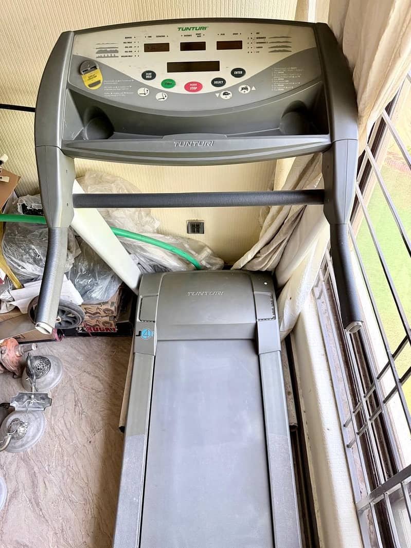 Electronic Tread Mill 1