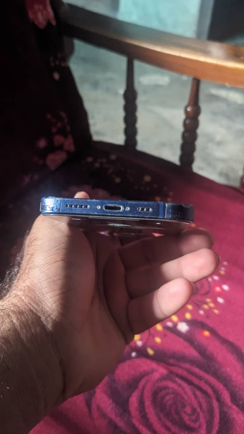 Apple iPhone 12 2