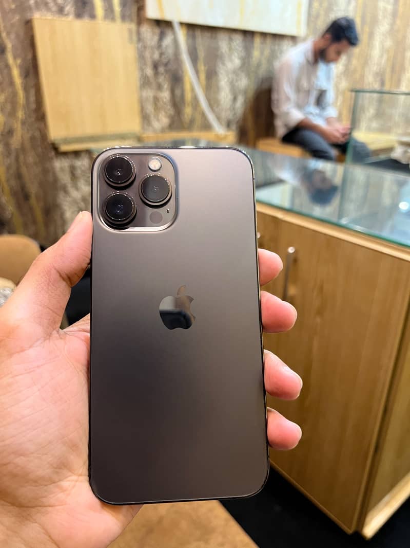 Apple iPhone 13 Pro Max 0