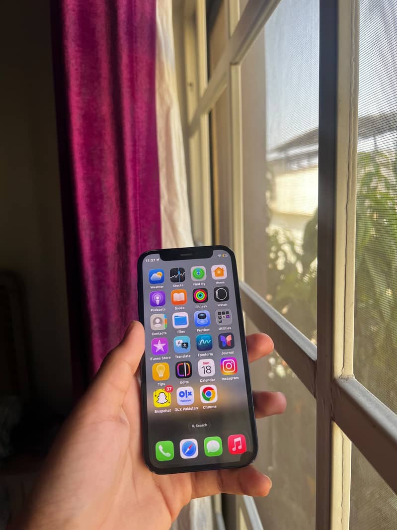 Apple iPhone 12 mini 6