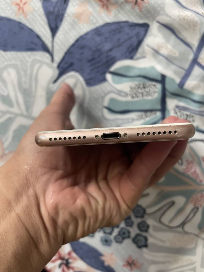 Apple iPhone 8 Plus 0