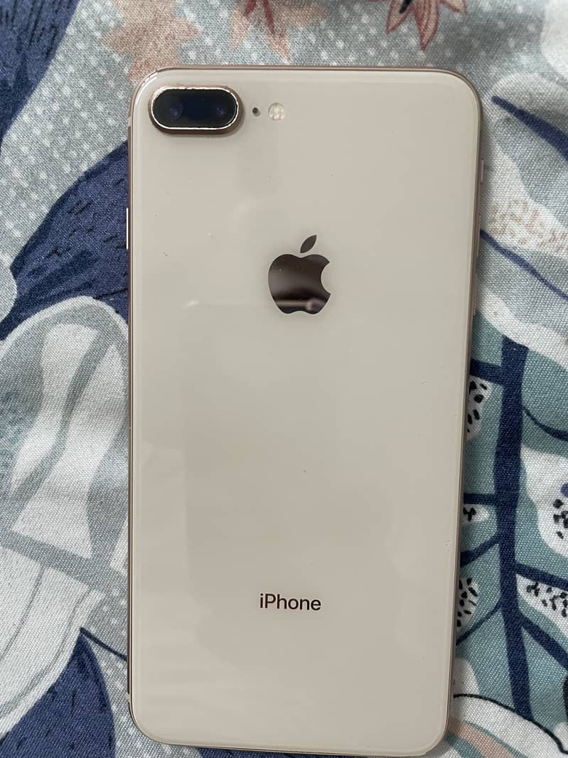 Apple iPhone 8 Plus 3