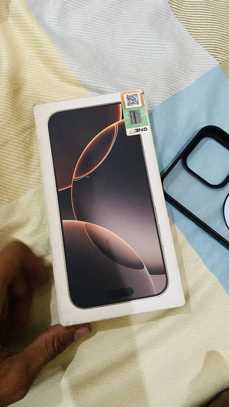 Apple iPhone 16 Pro Max 6