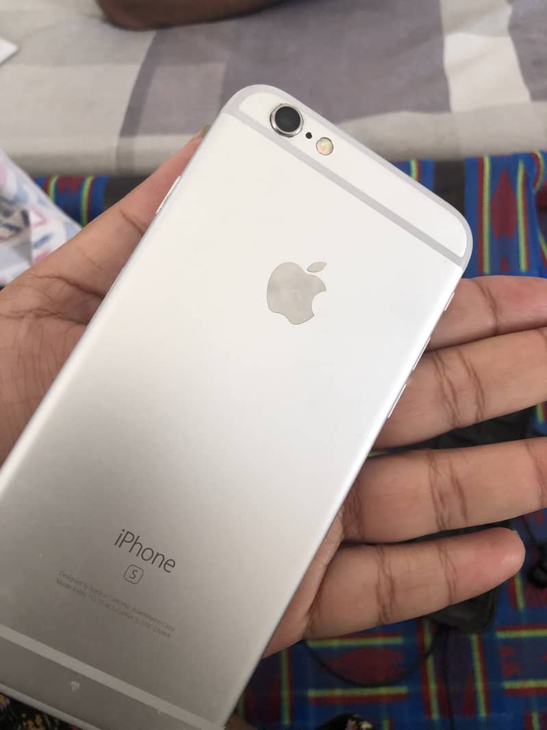 Apple iPhone 6S 1