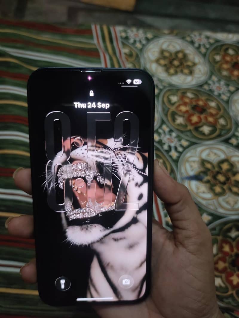 Apple iPhone 13 2