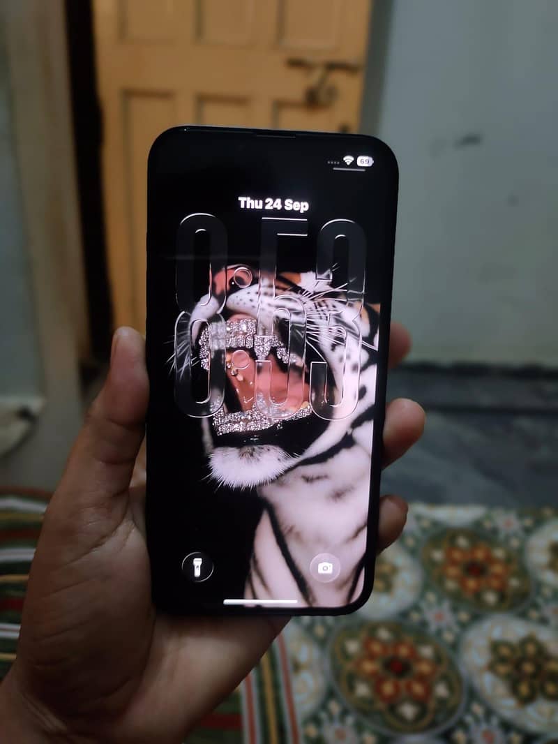 Apple iPhone 13 5